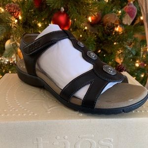 Women’s Taos Sandals 10